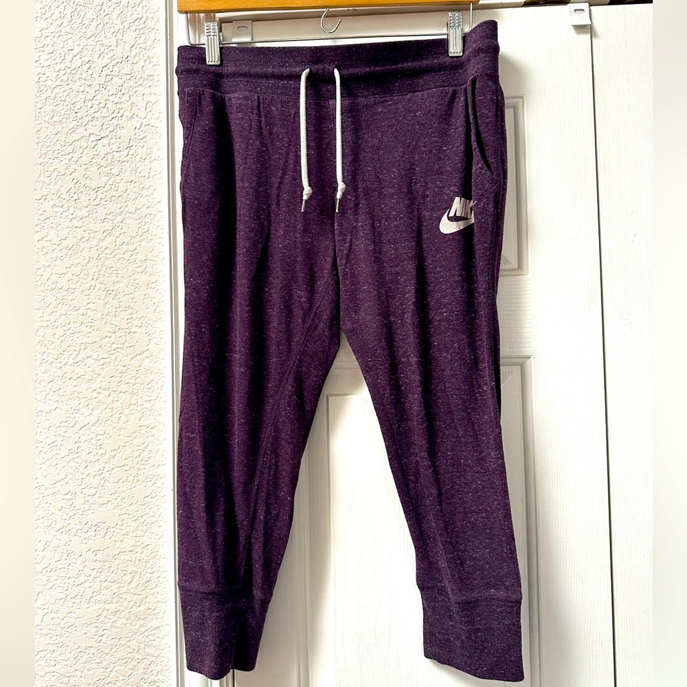 Nike women’s crop soft joggers size M